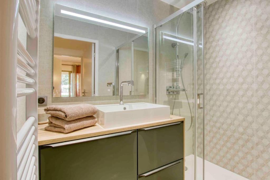 Appartement Piscine Tennis Acces Prive Plage Joia Sanary-sur-Mer Bagian luar foto