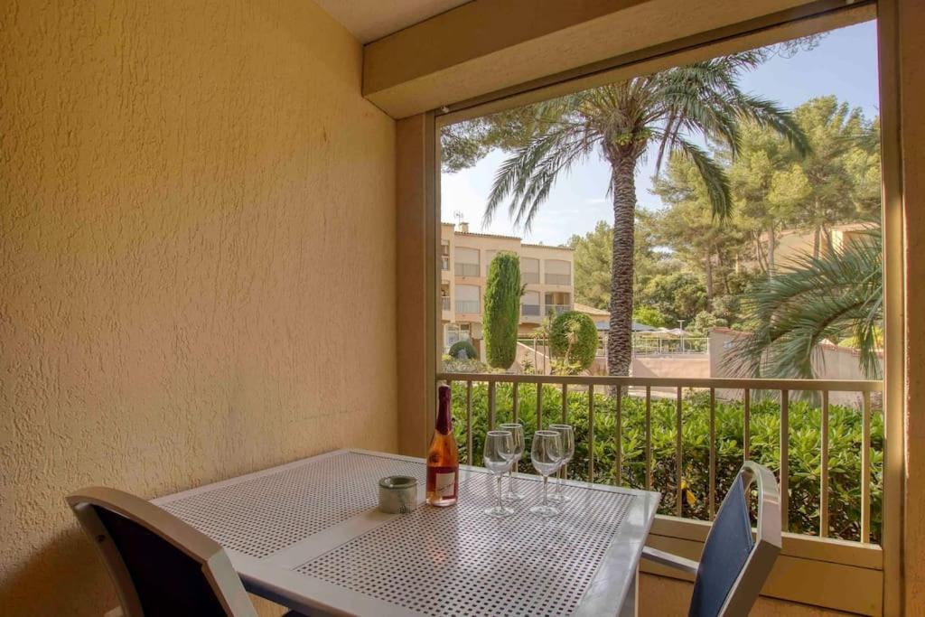 Appartement Piscine Tennis Acces Prive Plage Joia Sanary-sur-Mer Bagian luar foto